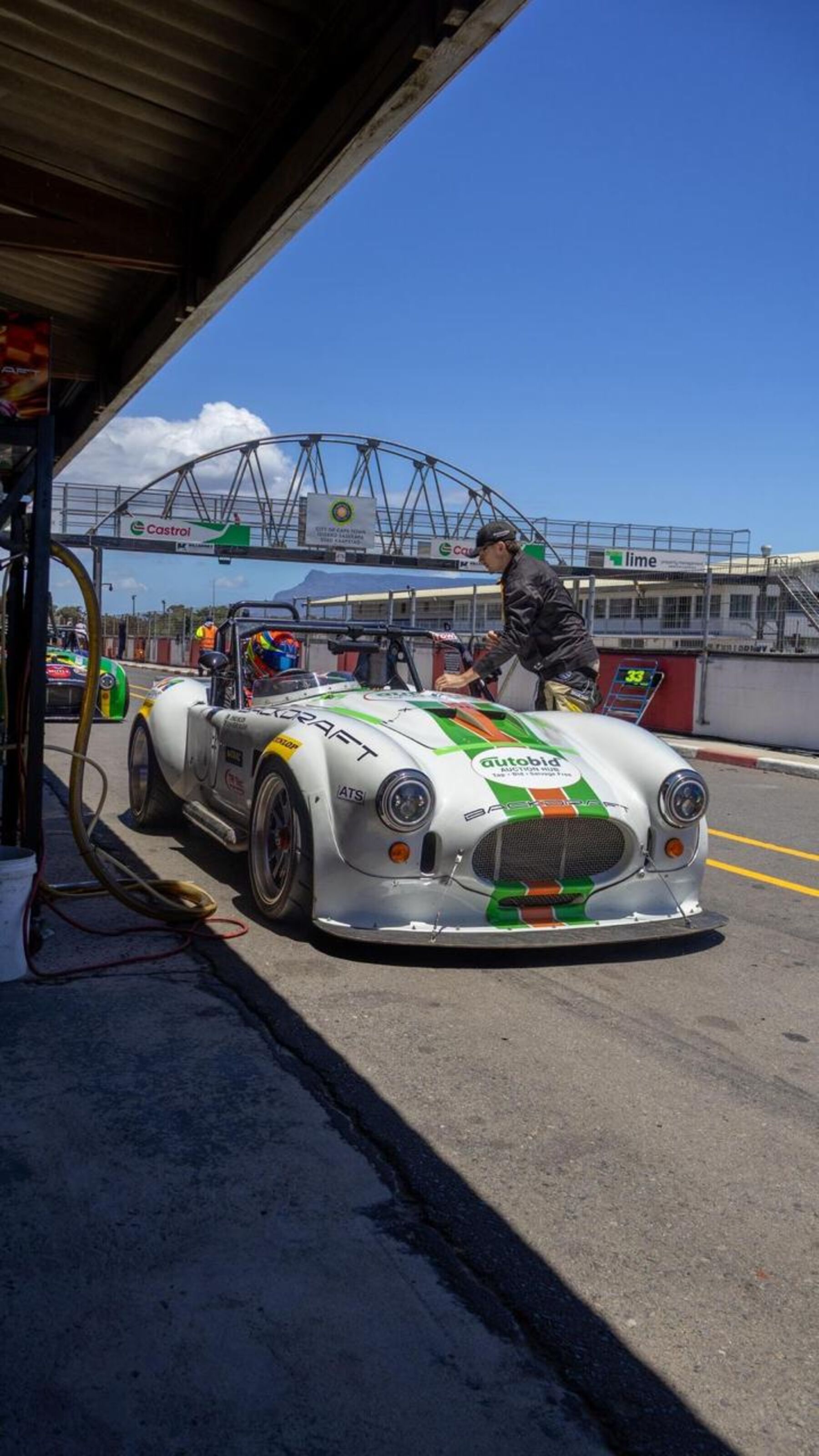 Jonno Wilson, Backdraft Cobra, pit lane