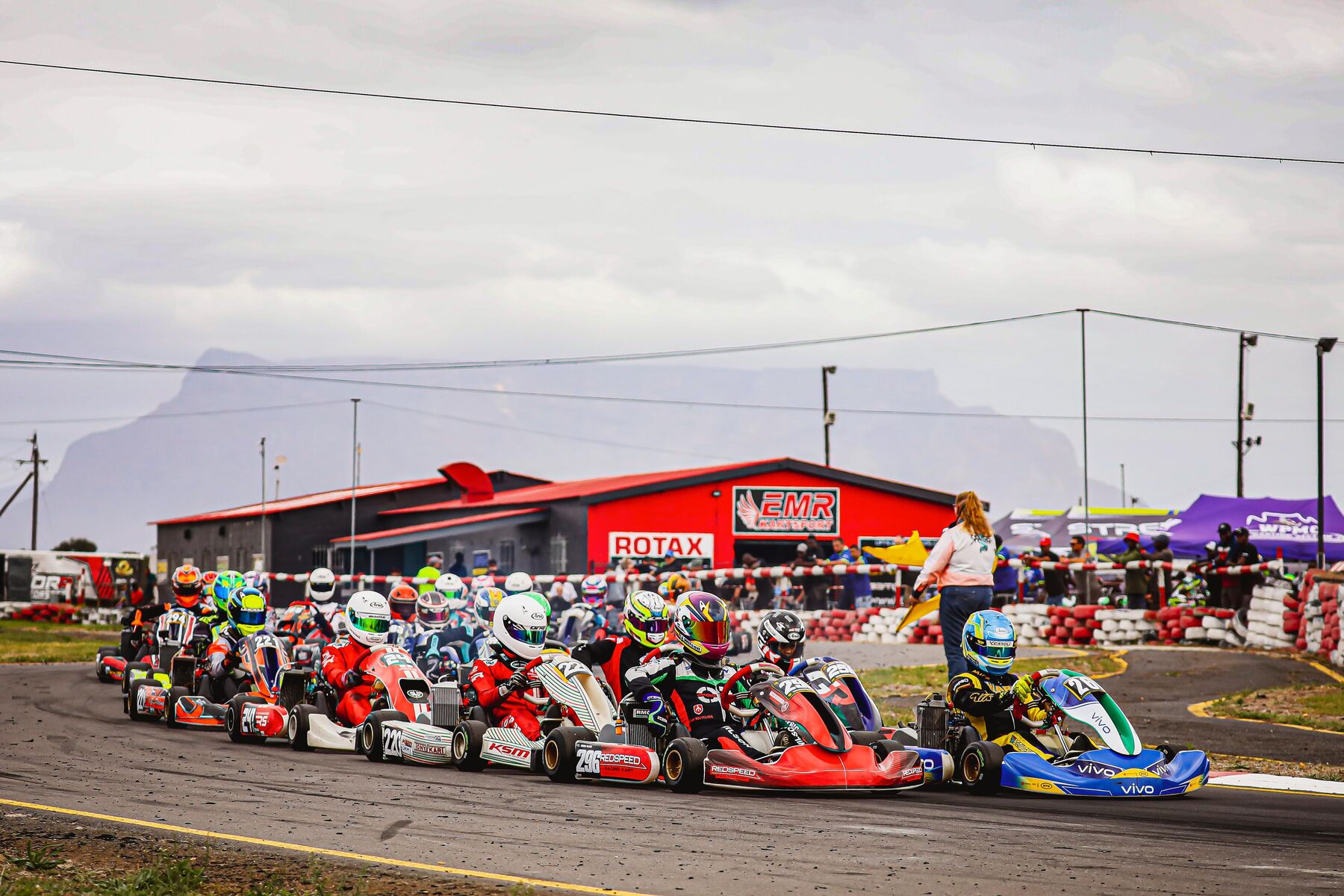 Jonno Wilson at the front of the field, 2024 African Open, before setting the Killarney lap record